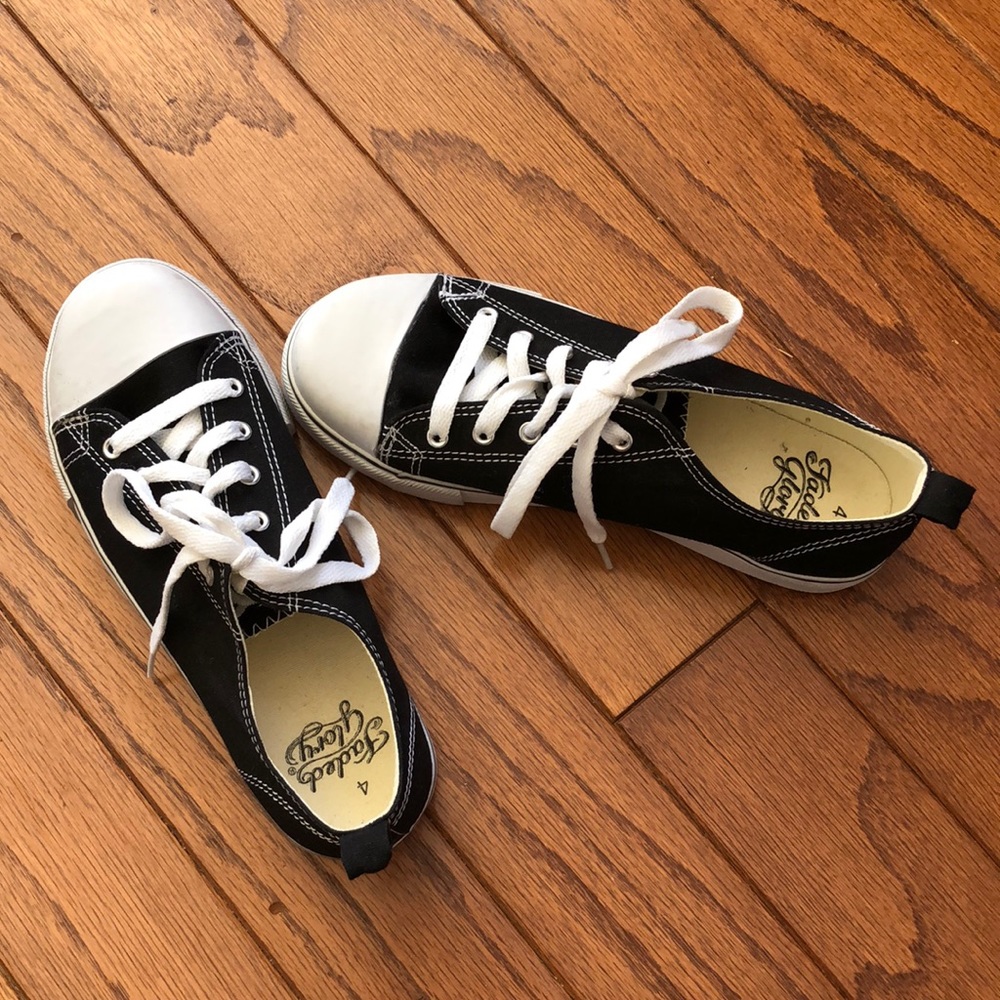 Black Sneakers